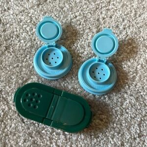 Tupperware salt and pepper and spice lid replacements